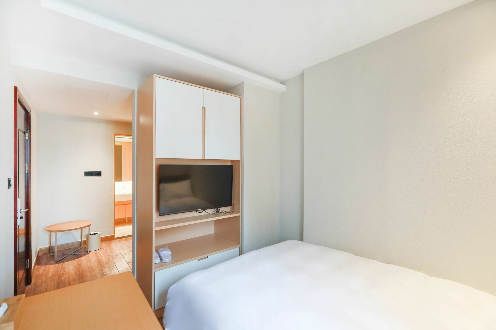 Cheng Jia Service Qi Bao Hua Lin Road
